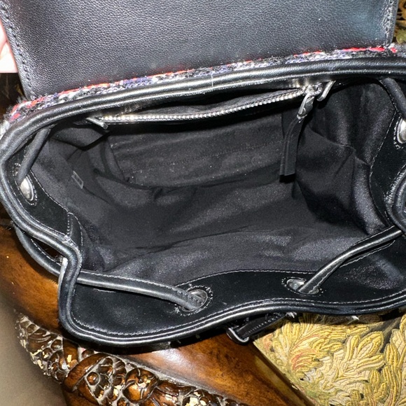 Tory Burch backpack used a handful of times.. looks brand new ! - Picture 4 of 6